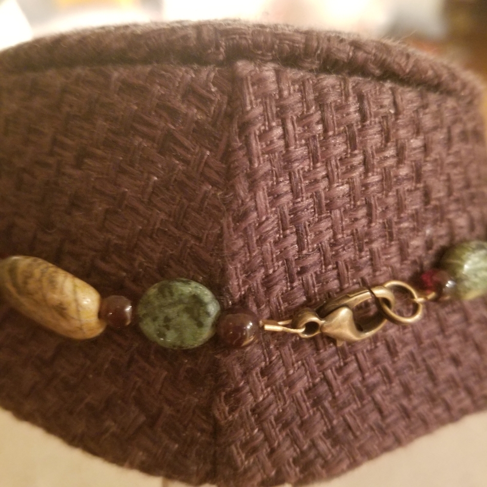 Gemstone necklace - Picture 2 of 3